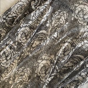 Lularoe BNWOT medium rose Sarah